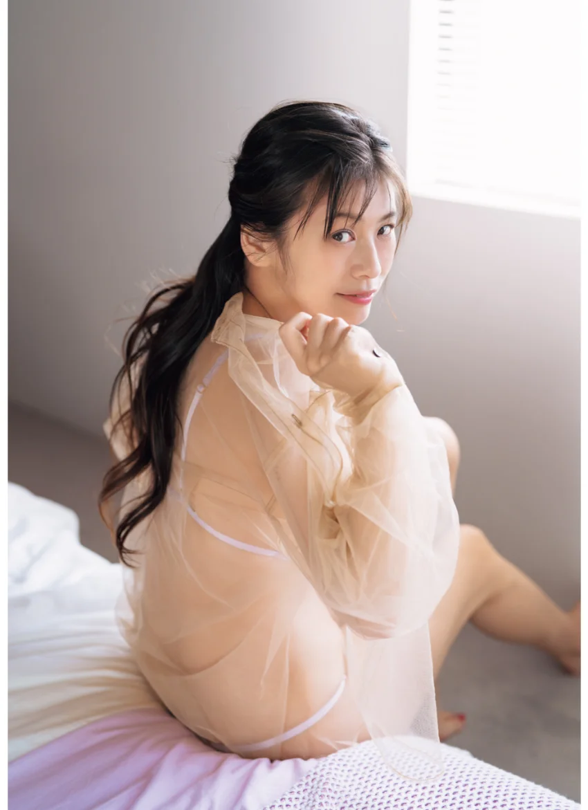 小阪由佳写真集 「until the end 〜裸洗〜」 試し読み 4