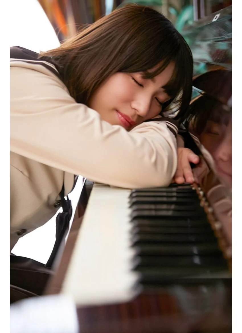 大容量285枚＋未公開カット32枚収録 村上りいな BEST vol.2 試し読み 10