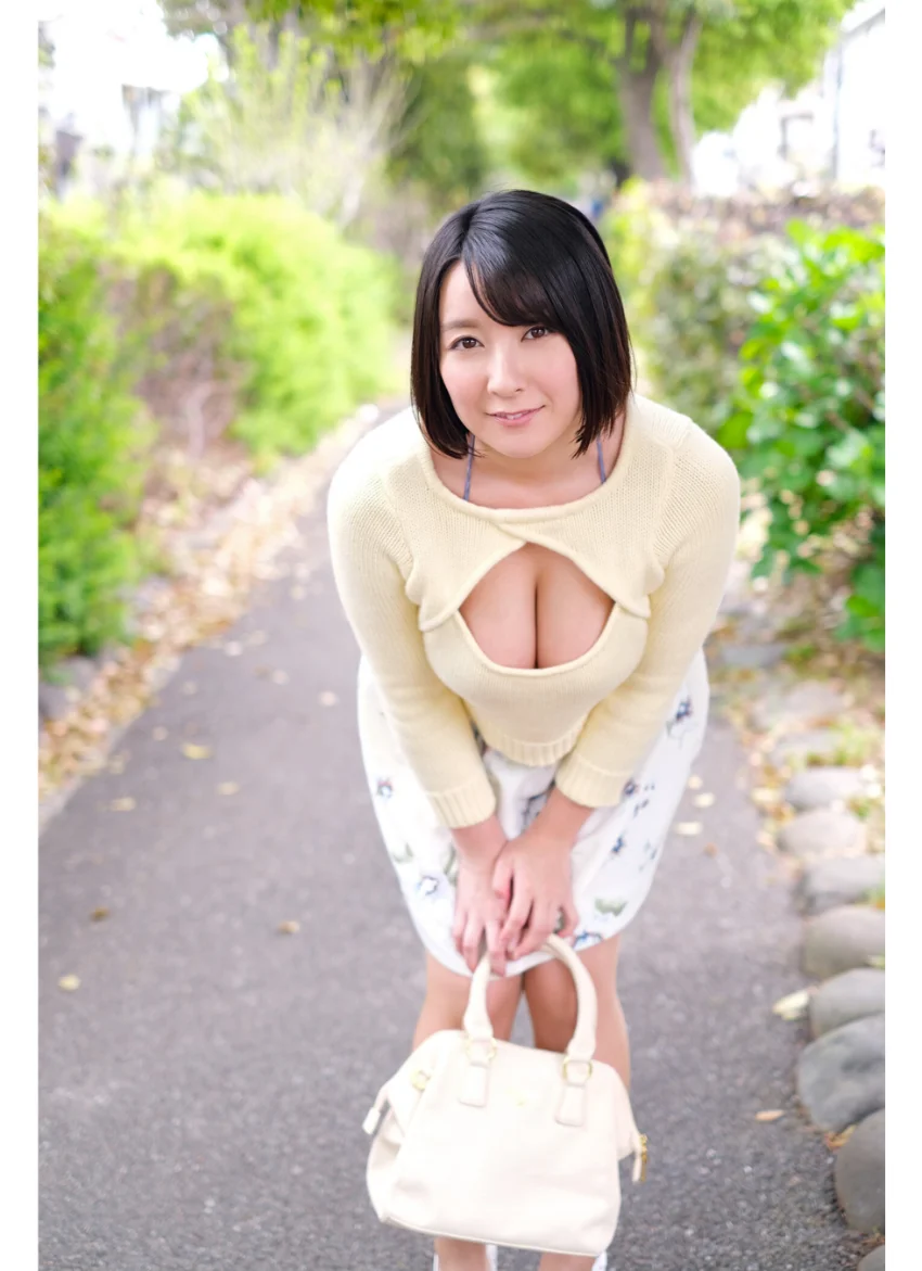 【DMM限定/動画付】262枚＋未公開カット収録 紺野栞 BEST vol.2 試し読み 5