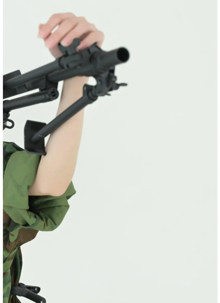 アームズマガジンデジタル写真集 Arms MAGAZINE DIGITAL PHOTO BOOK 石塚朱莉 in GUN ACTION 試し読み 4
