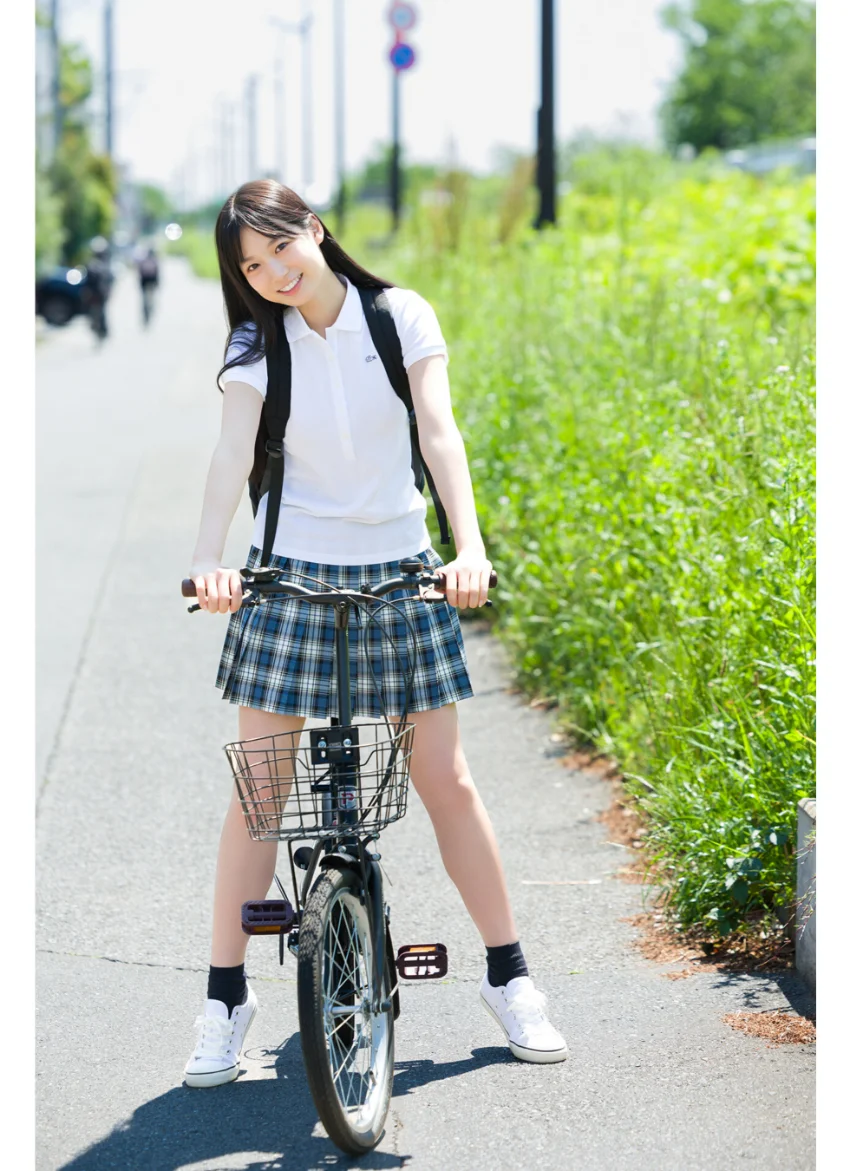 FLASHデジタル写真集 百田汐里 無敵のseventeen！ 試し読み 2