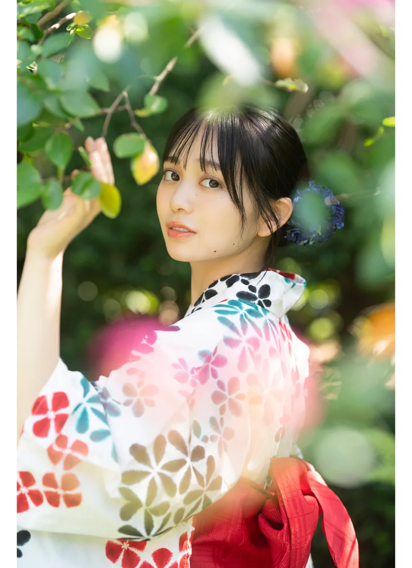 FLASHデジタル写真集 蓬莱舞 無防備なまなざし 試し読み 5