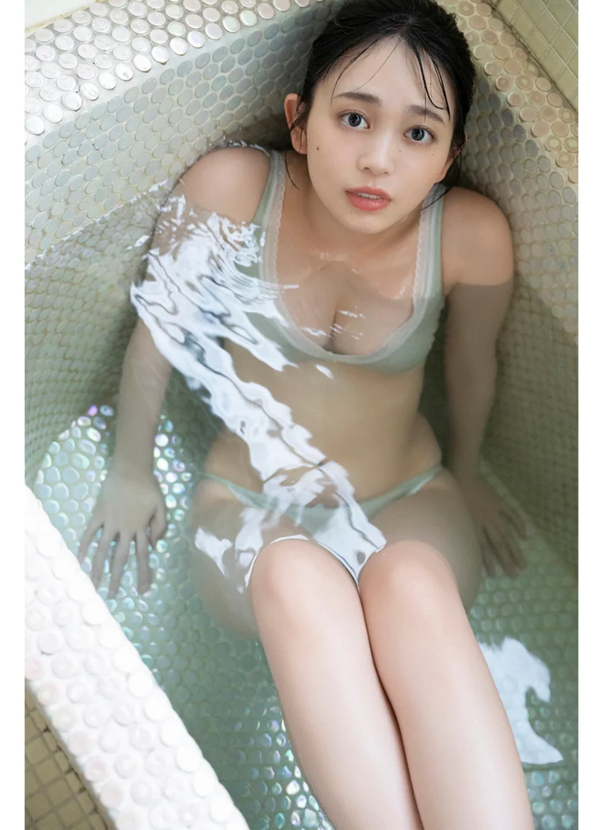 FLASHデジタル写真集 蓬莱舞 無防備なまなざし 試し読み 6