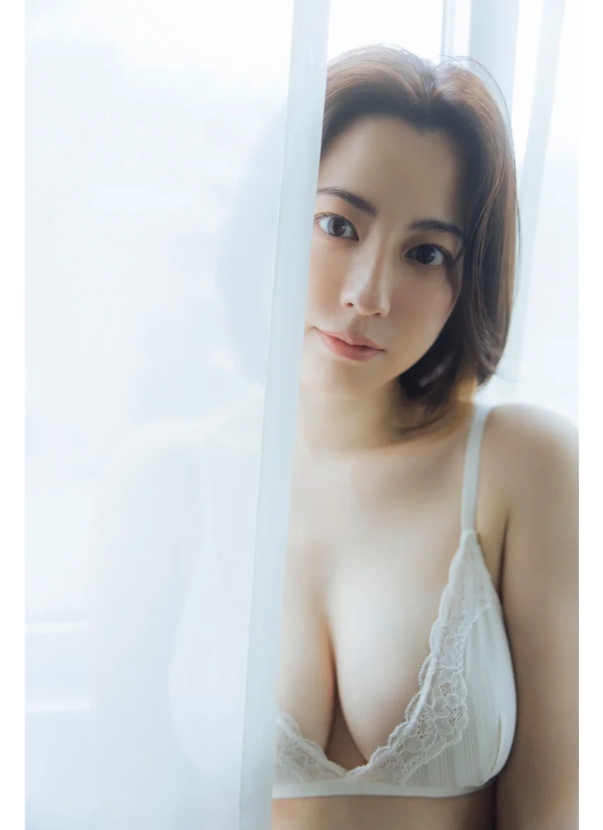 FLASHデジタル写真集 杉本有美 そっと、溶けていく 試し読み 3