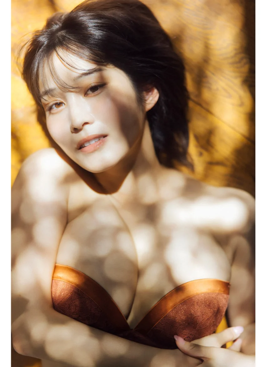 FLASHデジタル写真集 高橋凛 柔光のくちづけ 試し読み 3