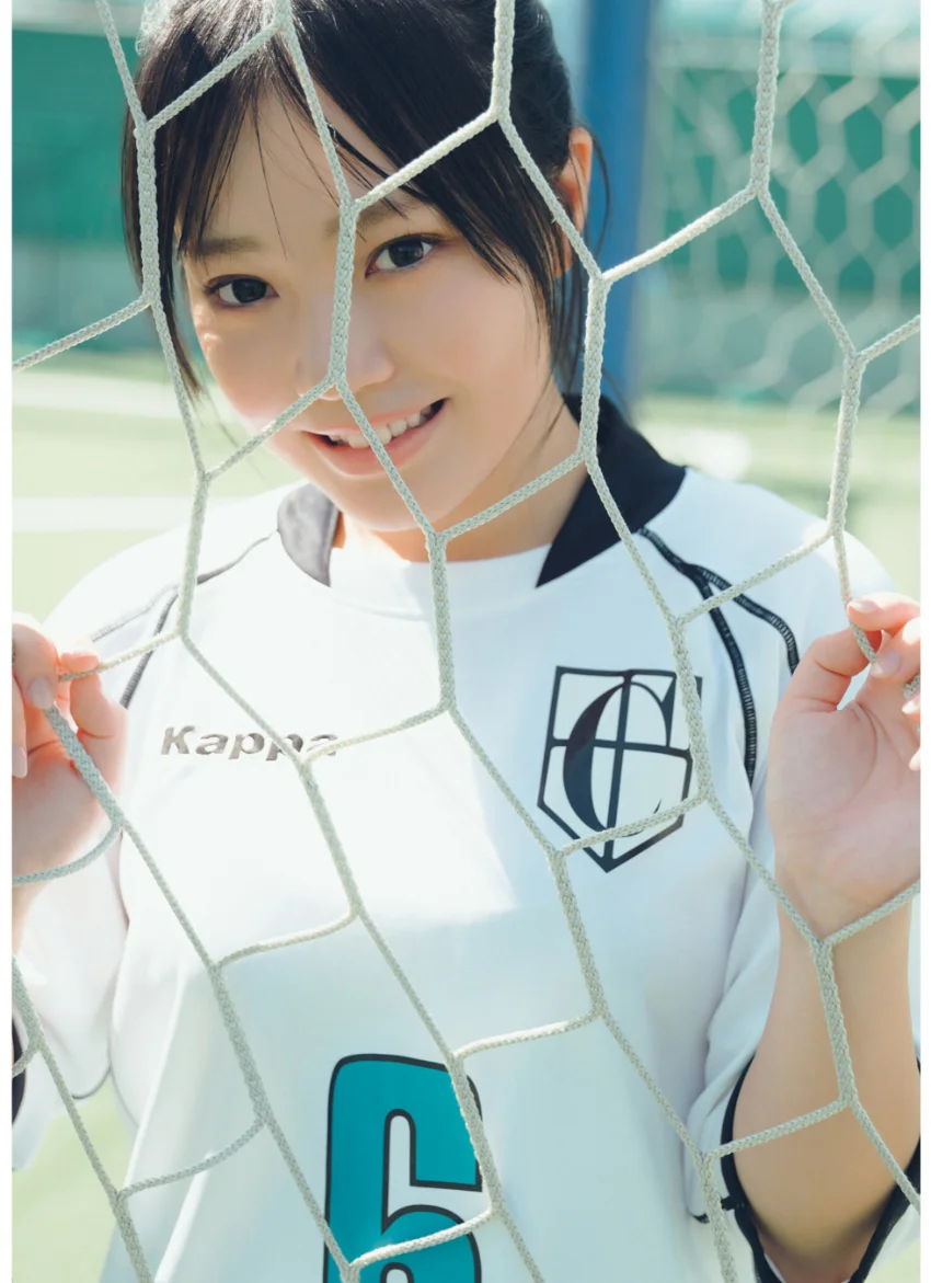 鈴原すず×フットボールネーション whistle スペリオールデジタル写真集 試し読み 2