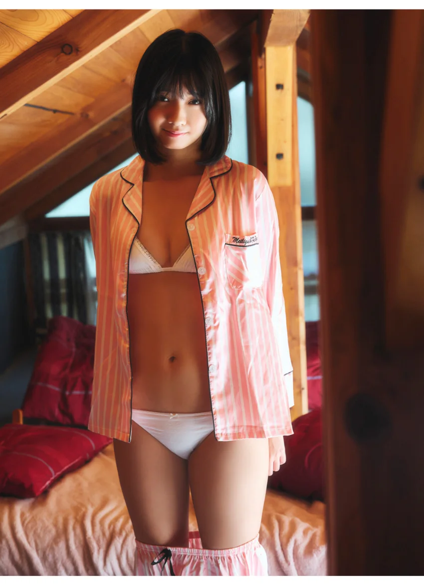 ＜動画特典付き＞石井優希 ヒップに胸キュン。 40PhotosDX［sabra net e-Book］ 試し読み 4