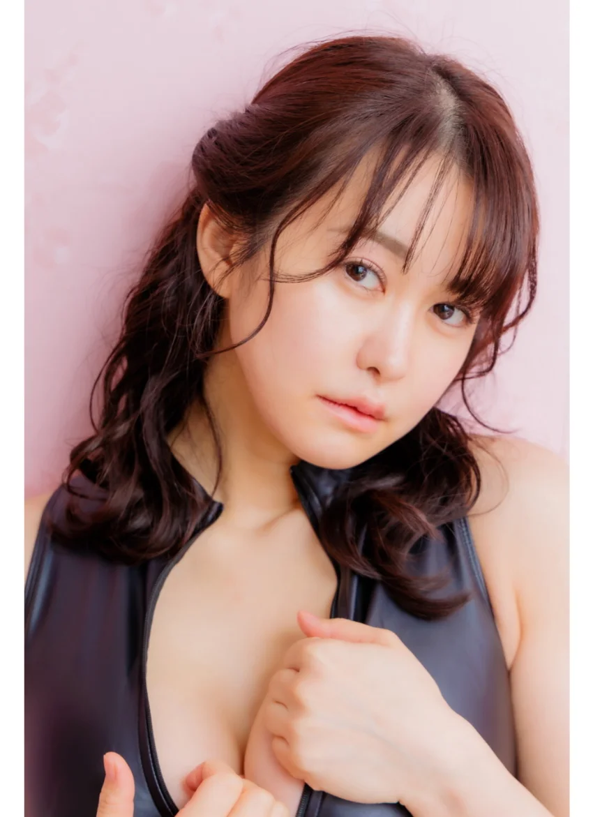伊藤しずな 水着（ブラック） 試し読み 12