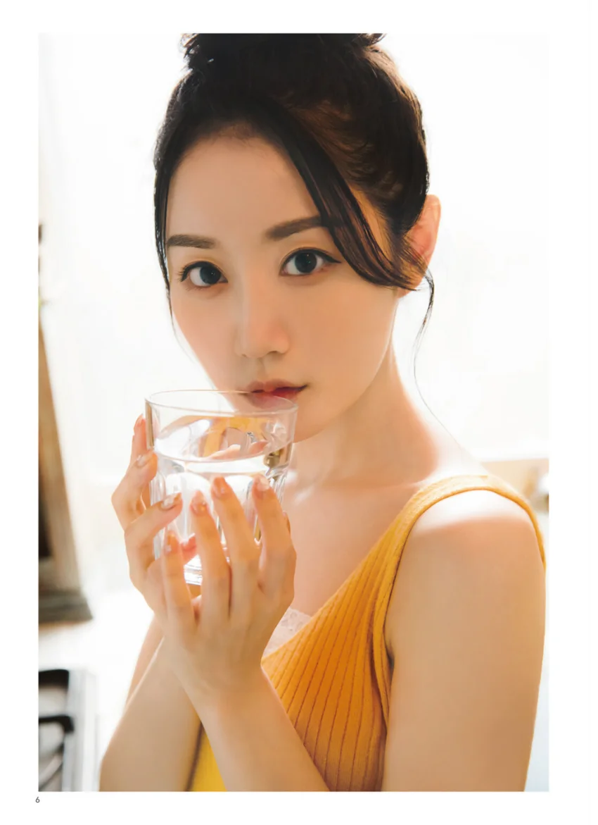 小倉唯フォトブック Yui-can！ 試し読み 8