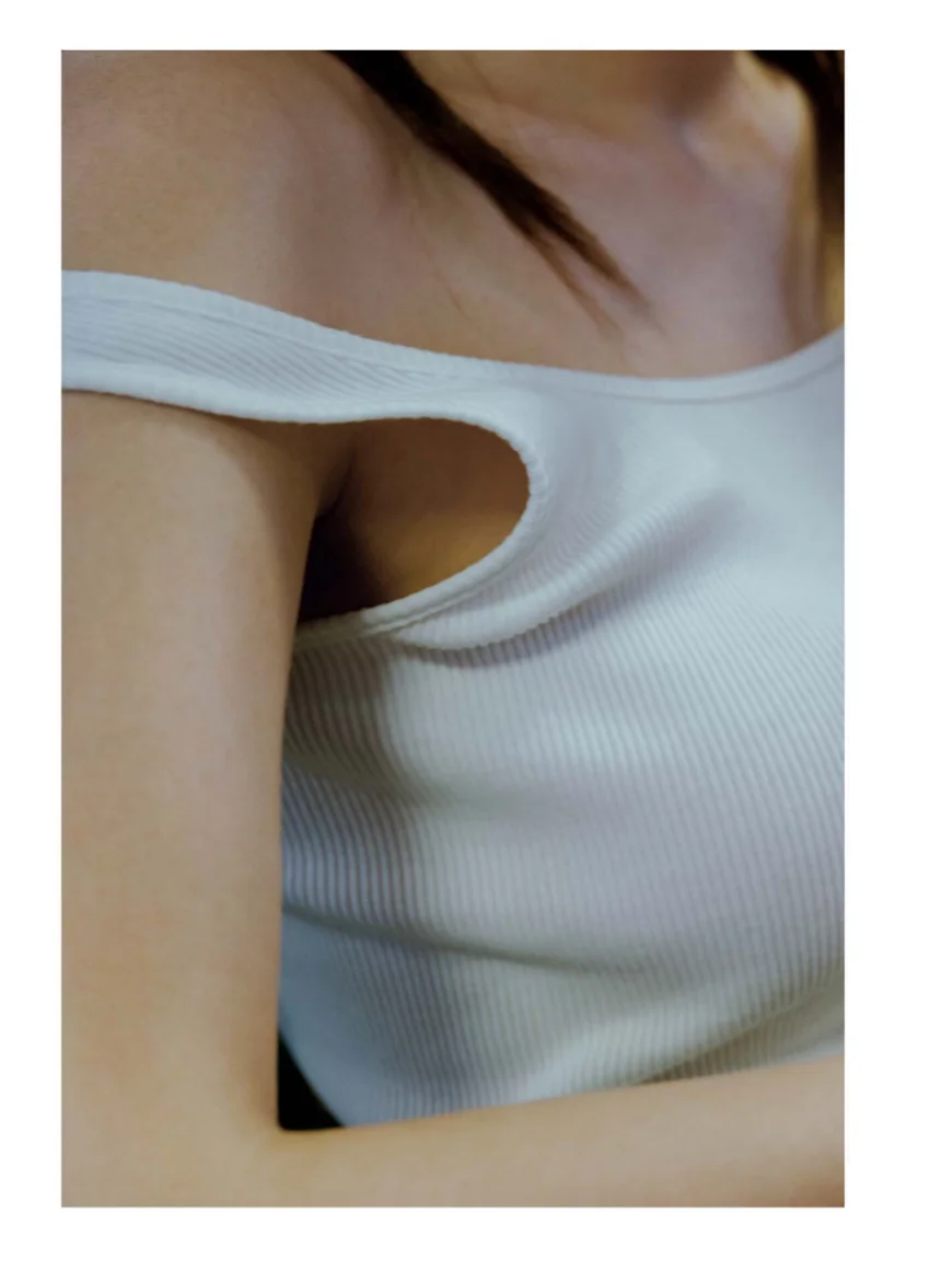 Niki写真集『slow motion』【DMM限定アザーカット付き】 試し読み 4