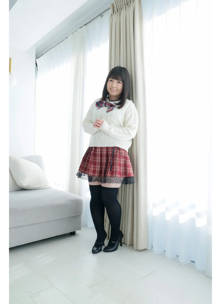 福原もえか 私服＆競泳水着 グラビア学園 ほんわか身長148cmむちぽちゃ女子を愛でるシアワセ！ 試し読み 3