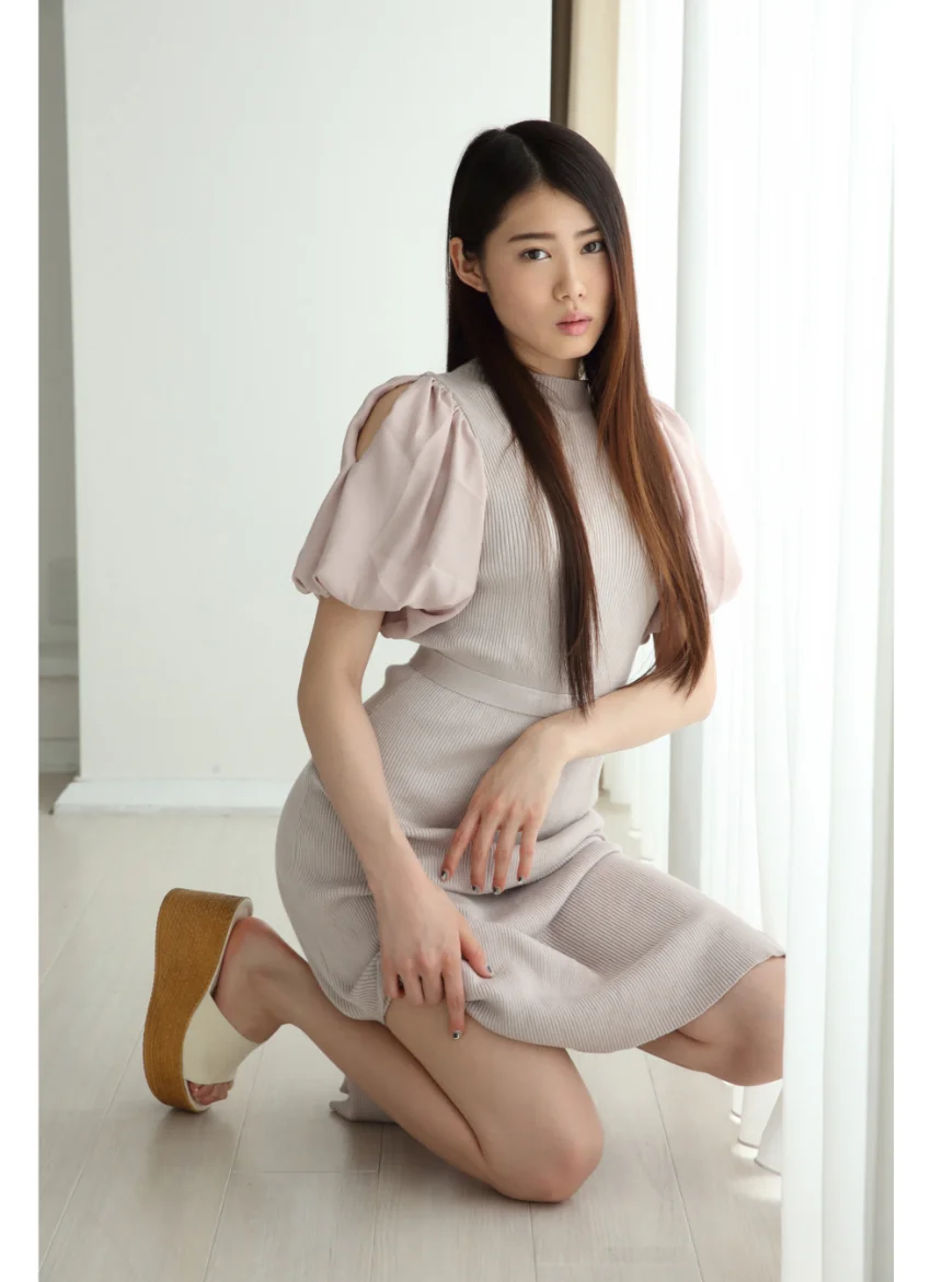 橘渚 渚さんコンプリート！！ グラビア学園 写真集3冊＋αの超お買い得版！！ クールな美女なのにひょうきん？鍛え抜かれたカラダが熱く燃え盛る？ 試し読み 14
