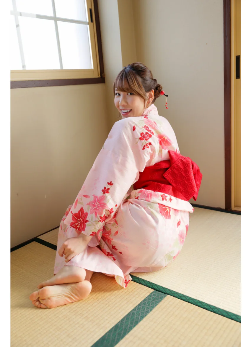 夏来唯 浴衣＆競泳水着 グラビア学園 お姉さんのHカップは優しくて柔らかいから… 試し読み 8