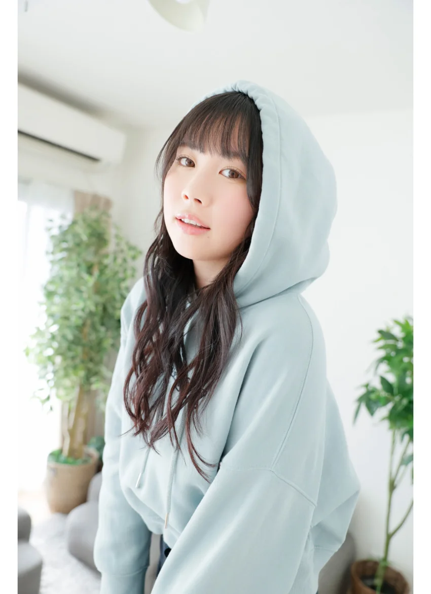 篠見星奈 私服＆競泳水着 グラビア学園 脱いだらビックリ！Gカップってマジ！？ 試し読み 4