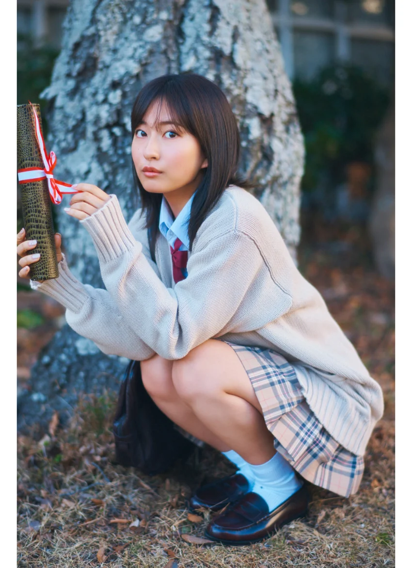 斉藤里奈 ミスマガのアソビバ！ ミスマガ2022制服グラビア〜卒業の季節〜 ヤンマガデジタル写真集 試し読み 2