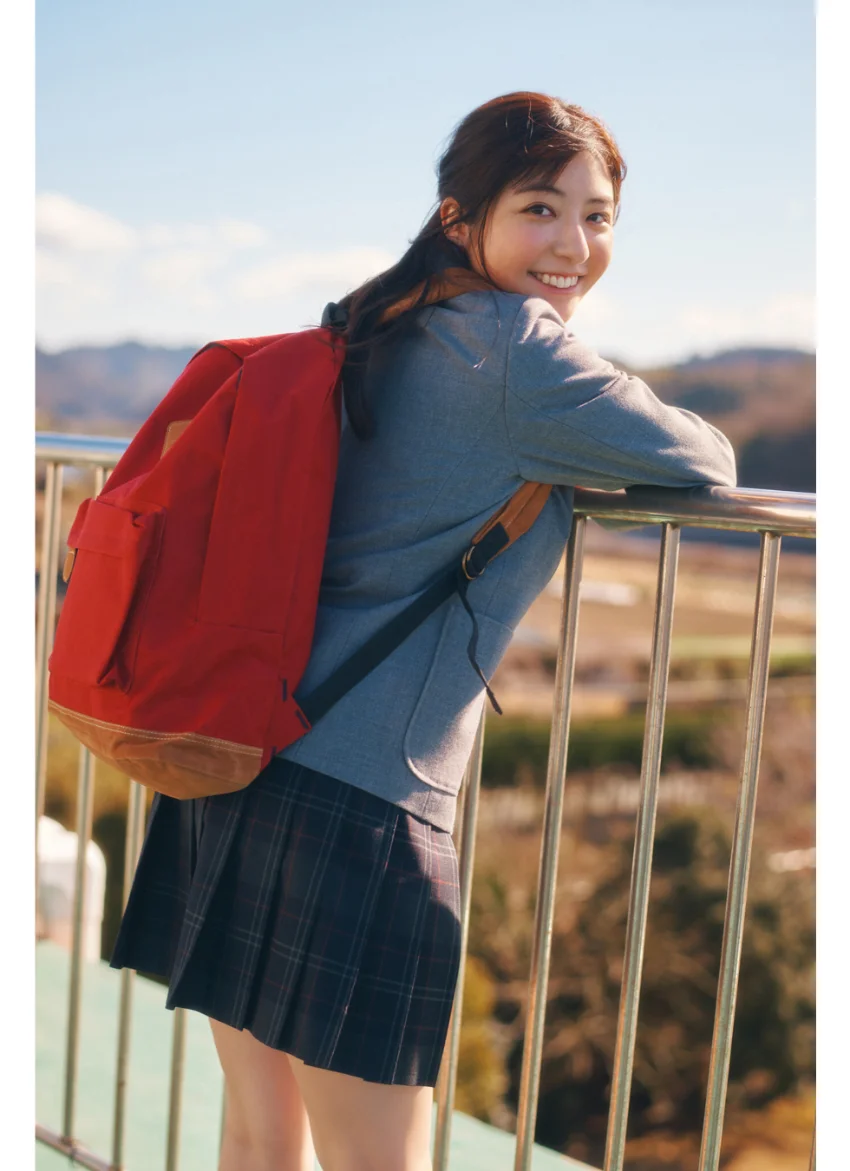 麻倉瑞季 ミスマガのアソビバ！ ミスマガ2022制服グラビア〜卒業の季節〜 ヤンマガデジタル写真集 試し読み 2
