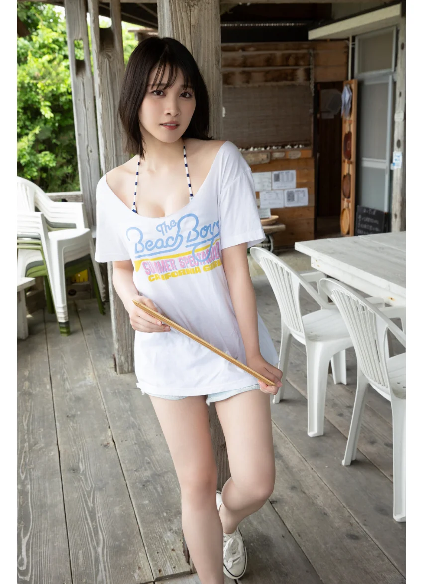 五十嵐早香 Fカップあるんですッ！ vol.1 海の家の可愛すぎるアルバイト編 FRIDAYデジタル写真集 試し読み 5