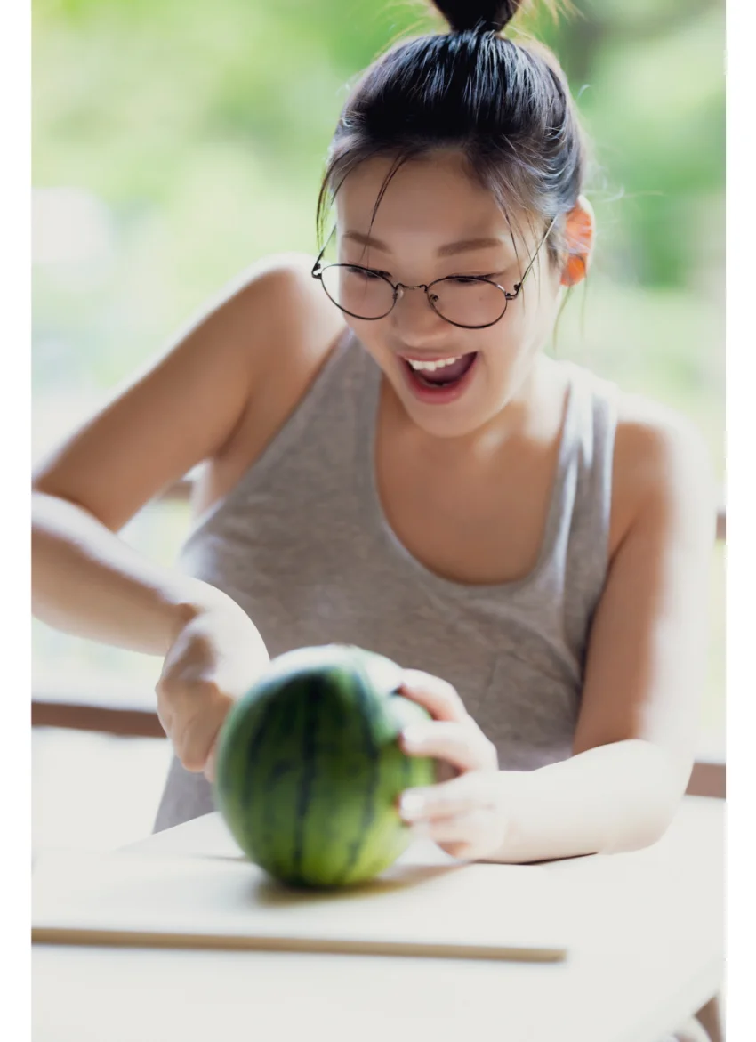 風吹ケイ 女神の休息 vol.1 「あたしが最強やで」105センチのバスト編 FRIDAYデジタル写真集 試し読み 4