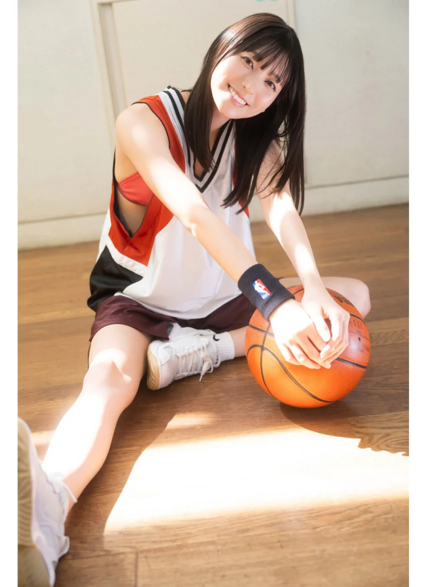 花城奈央 【増量版 全50P】ミスマガのアソビバ！ スポーツ＆読書編 ヤンマガデジタル写真集 試し読み 4