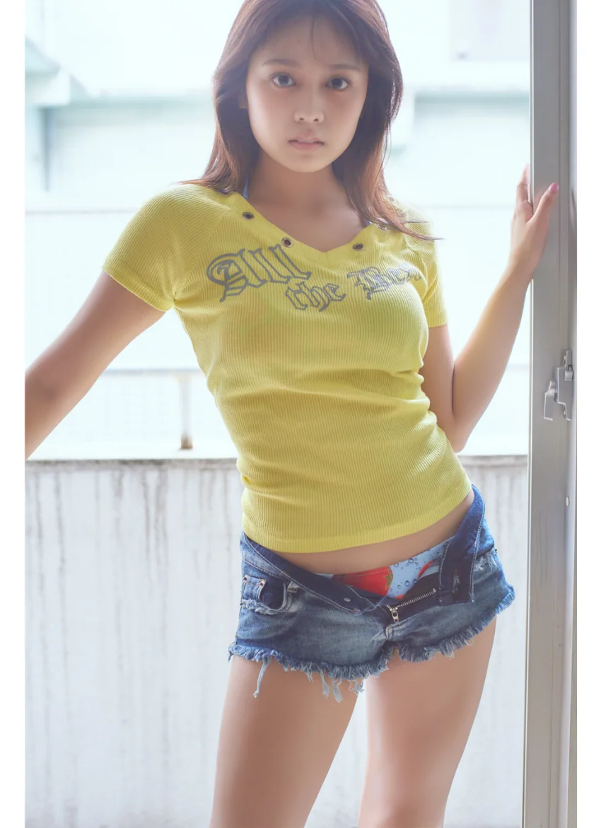 宮嶋くるみ【全70P】あの子が水着にきがえたら… ヤンマガデジタル写真集 試し読み 2
