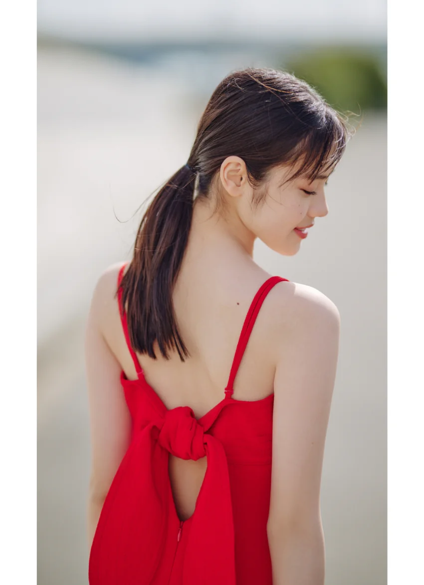 【デジタル限定】志田こはく写真集「少女と大人の狭間で」 試し読み 6