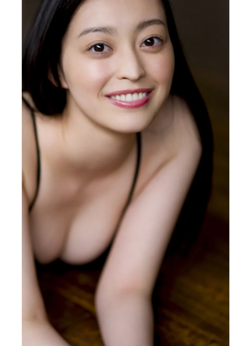 【デジタル限定】石川萌香写真集「外は美人、中はかわいい」 試し読み 4