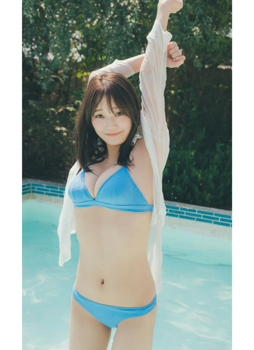 【デジタル限定】青戸しの写真集「WHITE and…」 試し読み 2