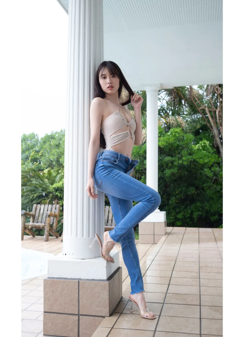 【デジタル限定】松田蘭写真集「サーキットで恋して」 試し読み 2