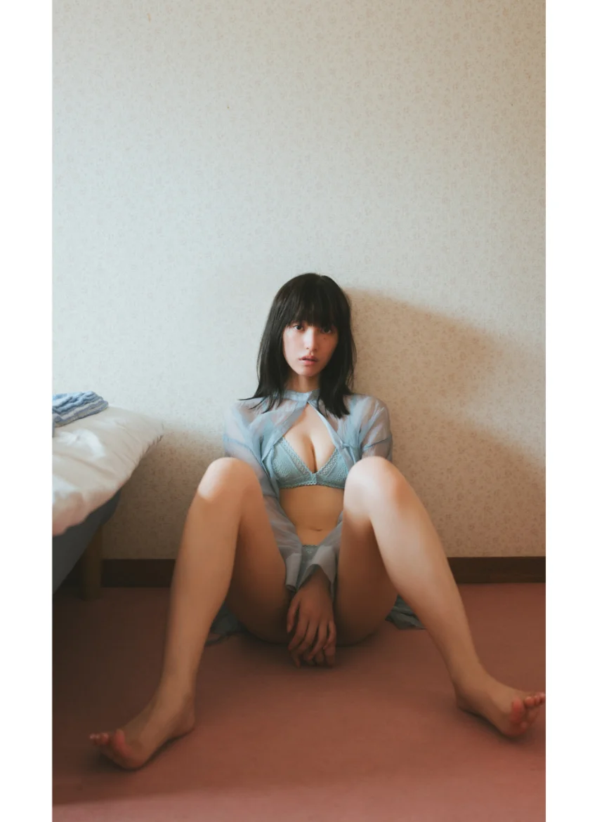 【デジタル限定】山田愛奈写真集「見つめてキャッツアイ」 試し読み 3