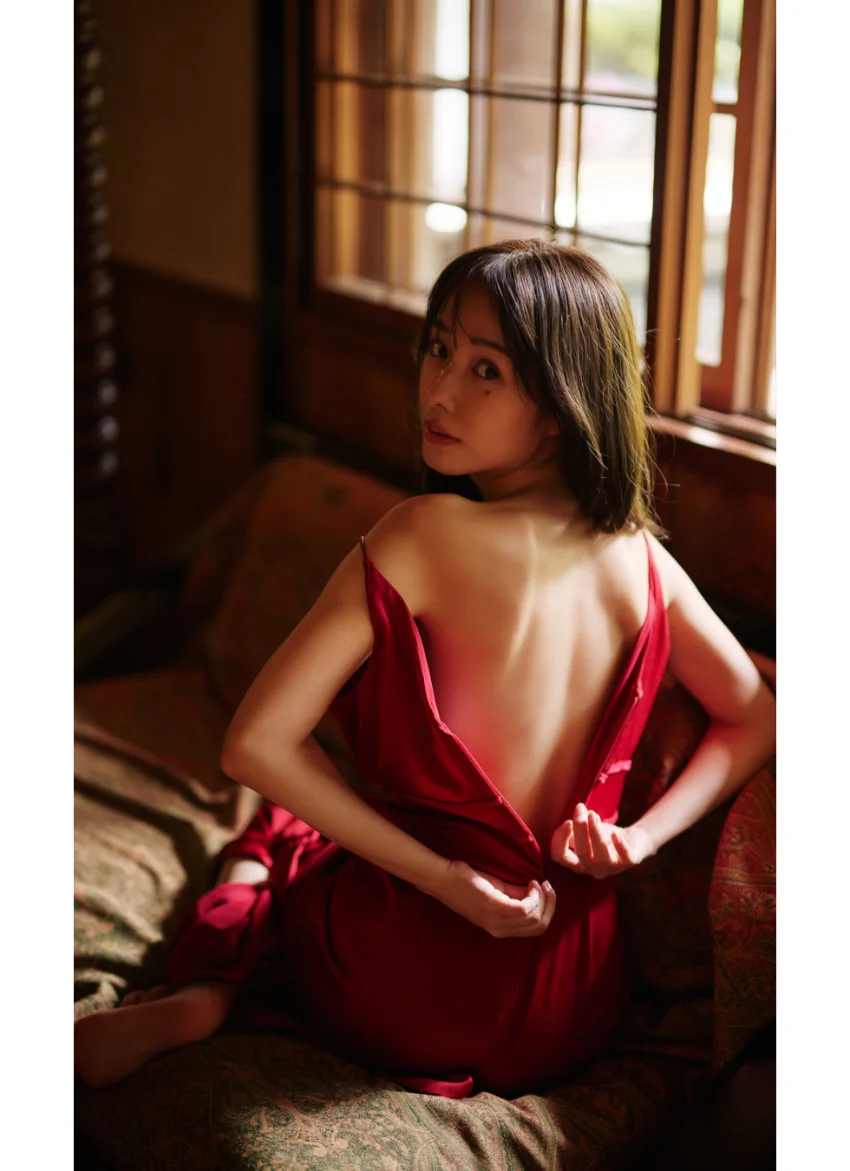 前田希美写真集「NEVER〜ANOTHER EDITION 温泉編〜」 試し読み 7