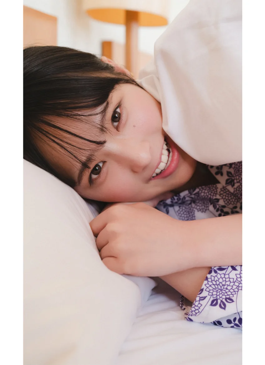 【MISS CAMPUS HEROINES】さがすずか写真集「by the sea，be with you」 試し読み 5