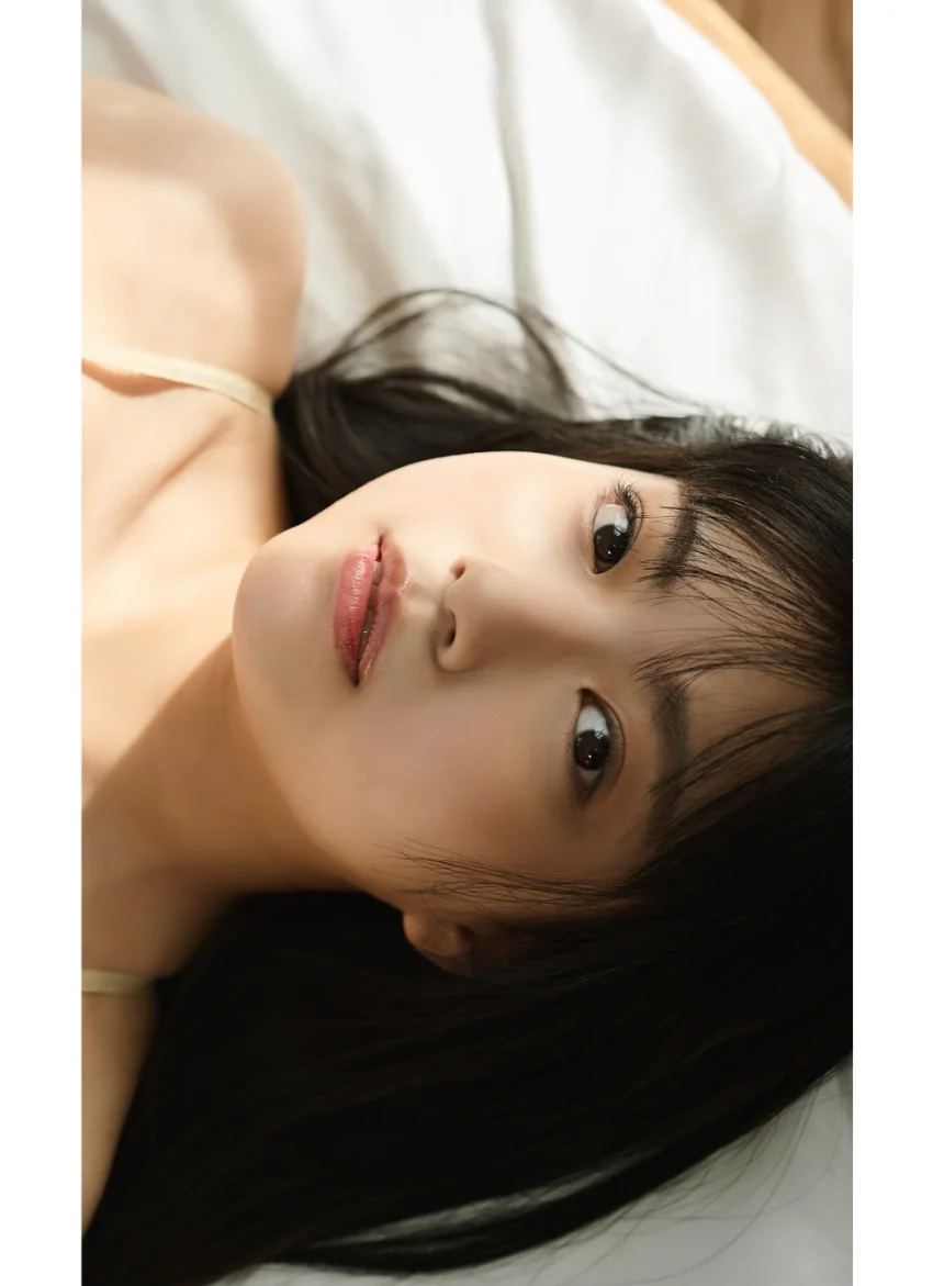 【デジタル限定】小花真彩写真集「風にとけるアフタヌーン」 試し読み 4