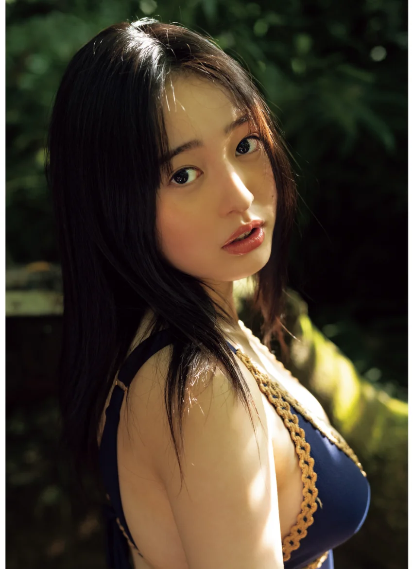 白濱美兎1st写真集『manika』 試し読み 3