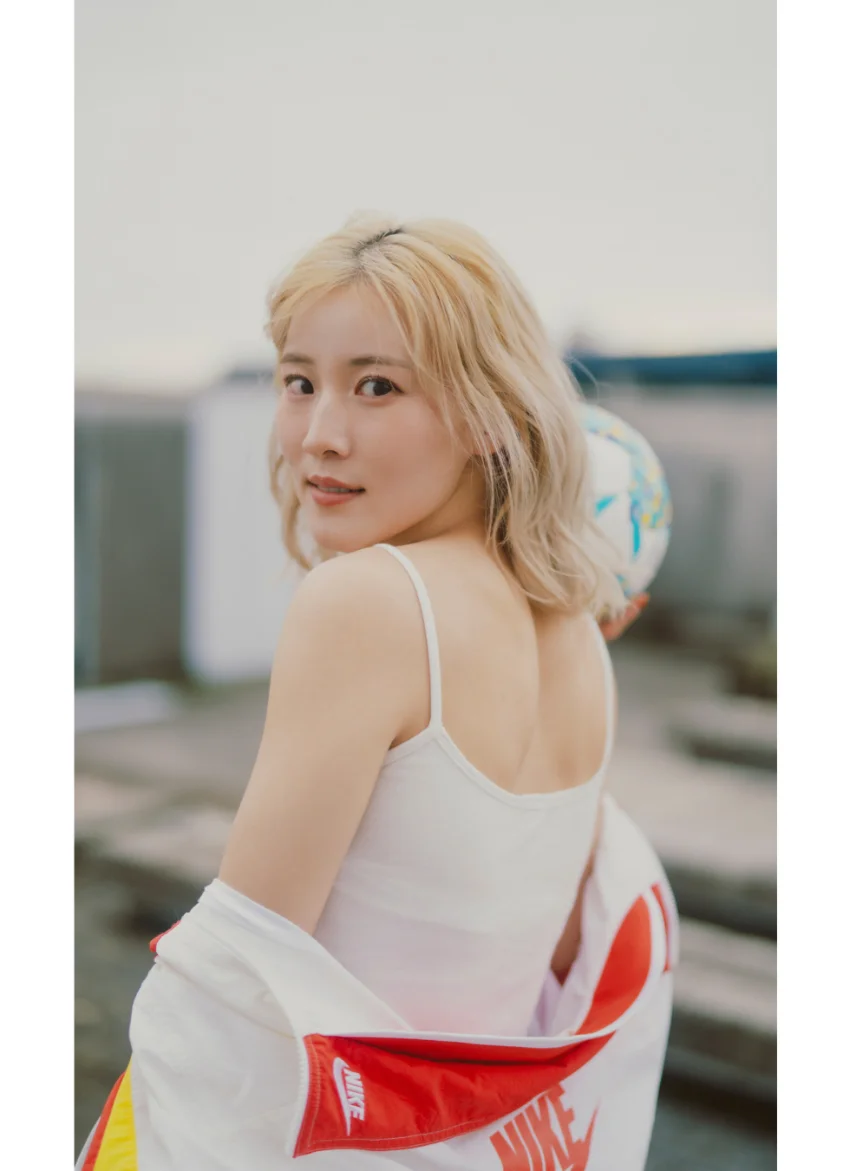 【デジタル限定】松本直美写真集「Sweetest Swift フットサル界の天使すぎるスピードスター」 試し読み 2
