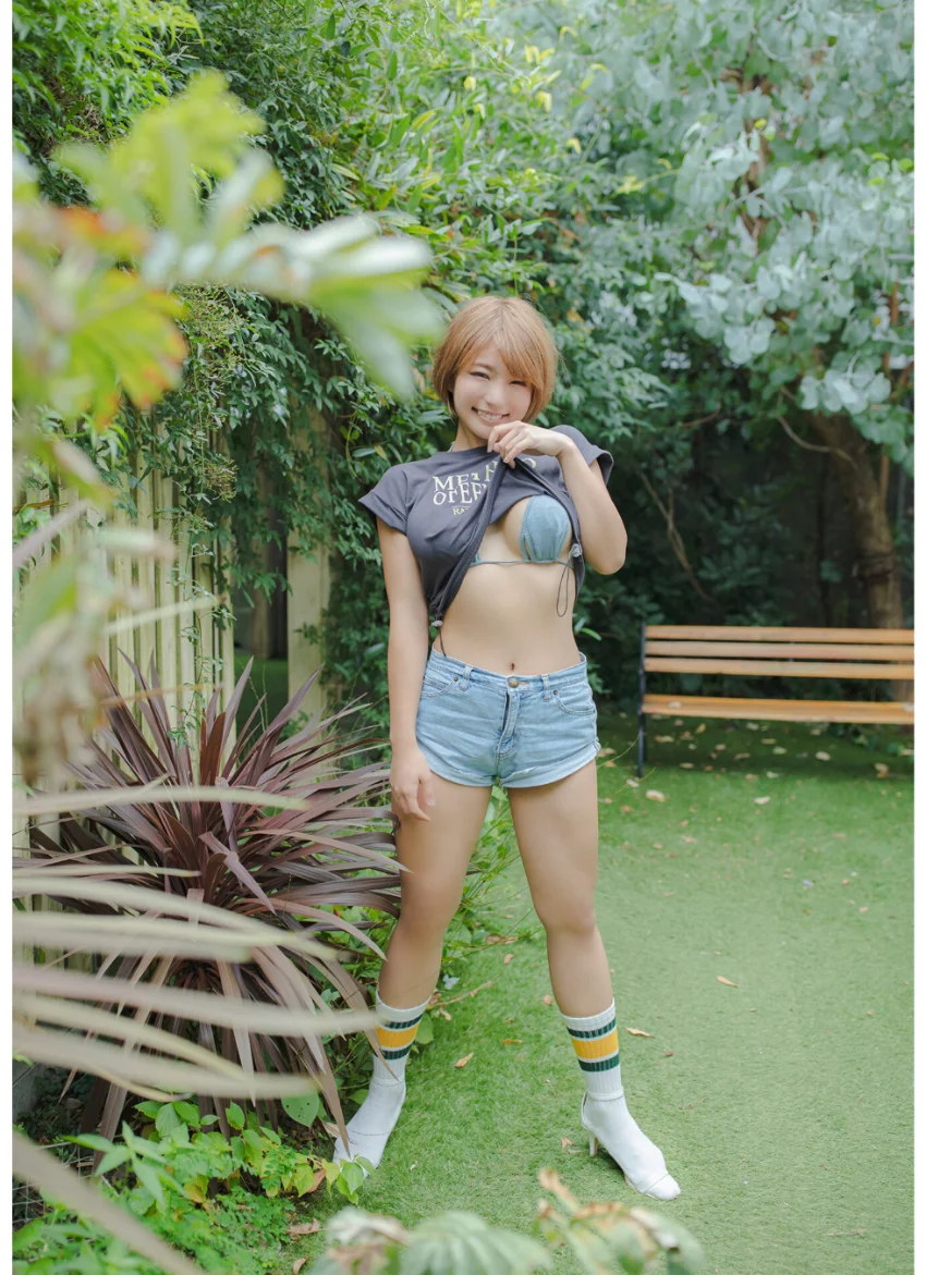 CYBERJAPAN DANCERS 写真集 メタデータ ENA ソロ写真集 試し読み 5