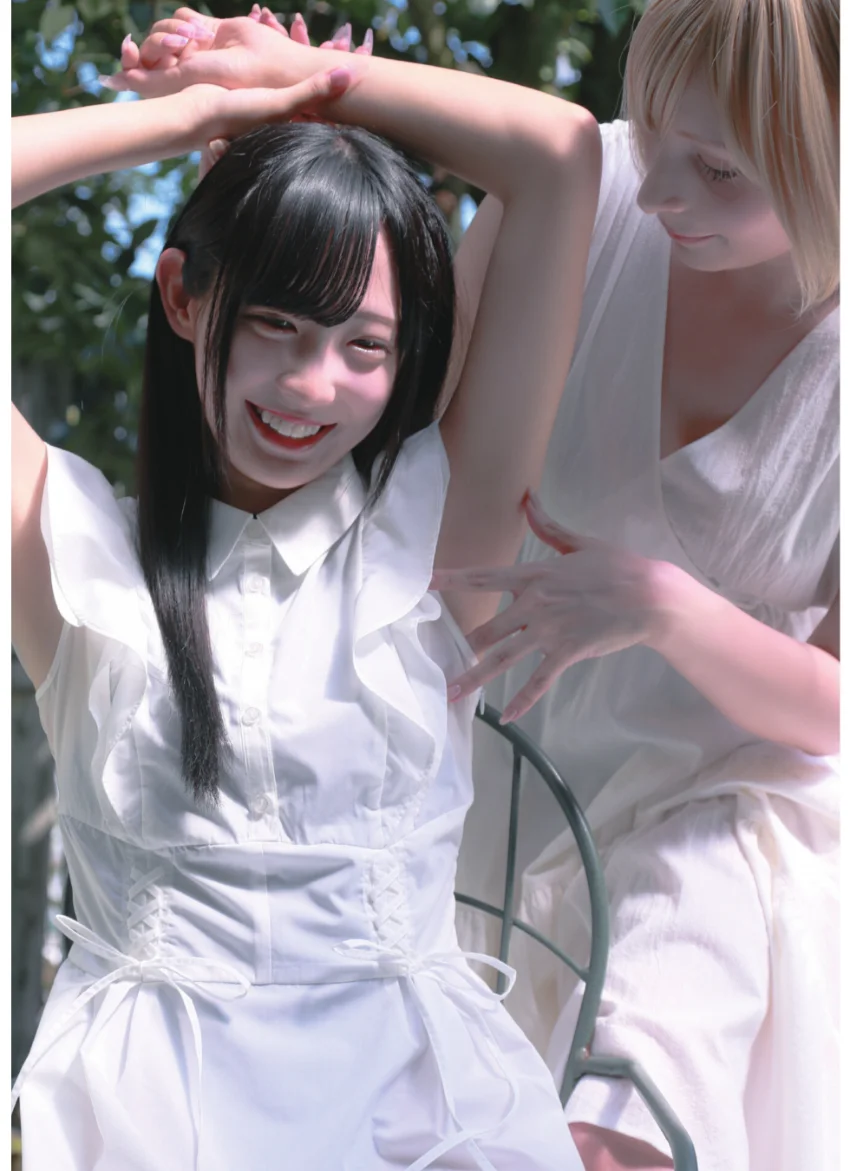 くろはwith高橋七瀬『Tickled Pink くすぐり美女の宴』CYZOデジタル写真集 試し読み 5
