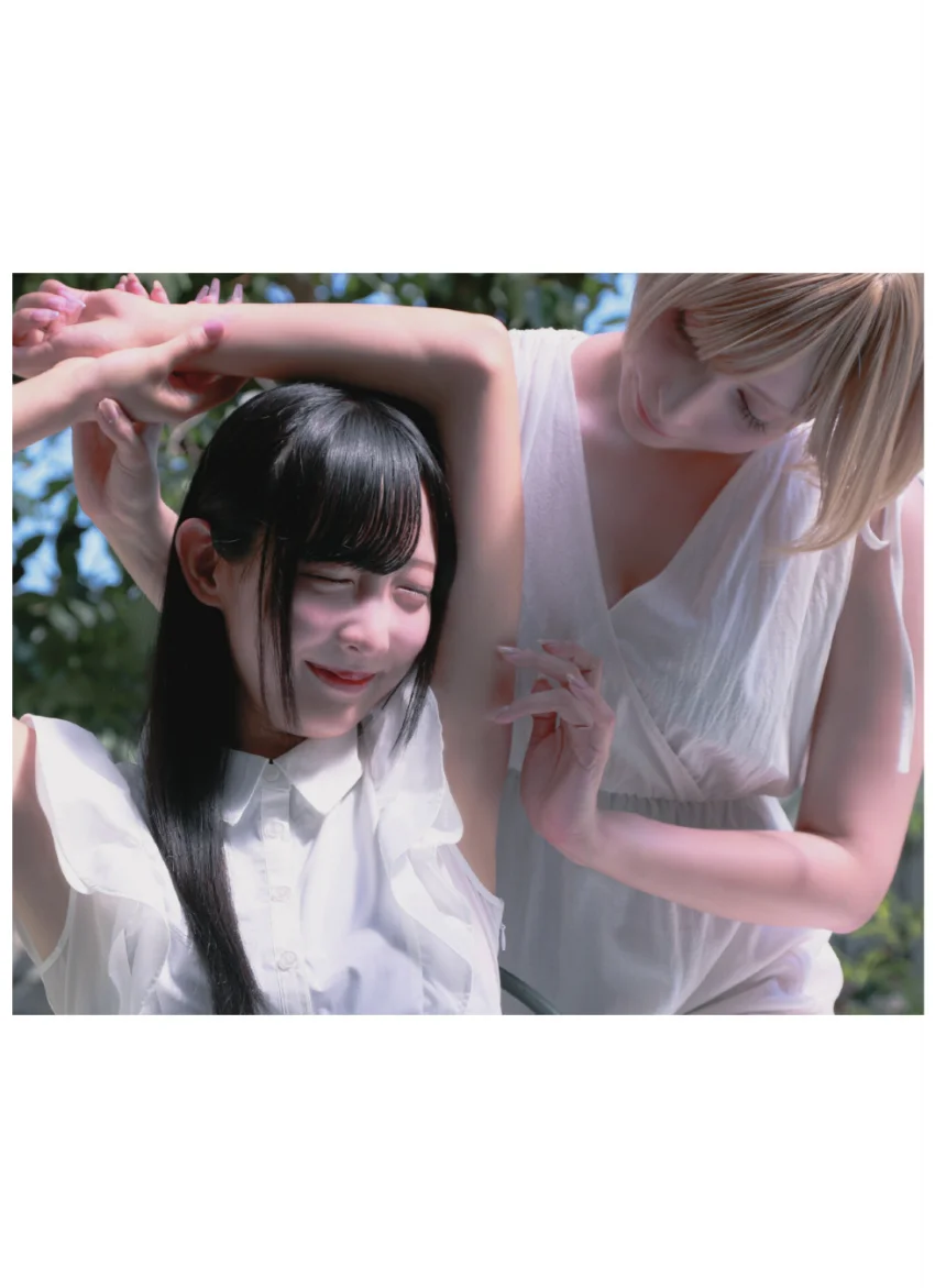 くろはwith高橋七瀬『Tickled Pink くすぐり美女の宴』CYZOデジタル写真集 試し読み 7
