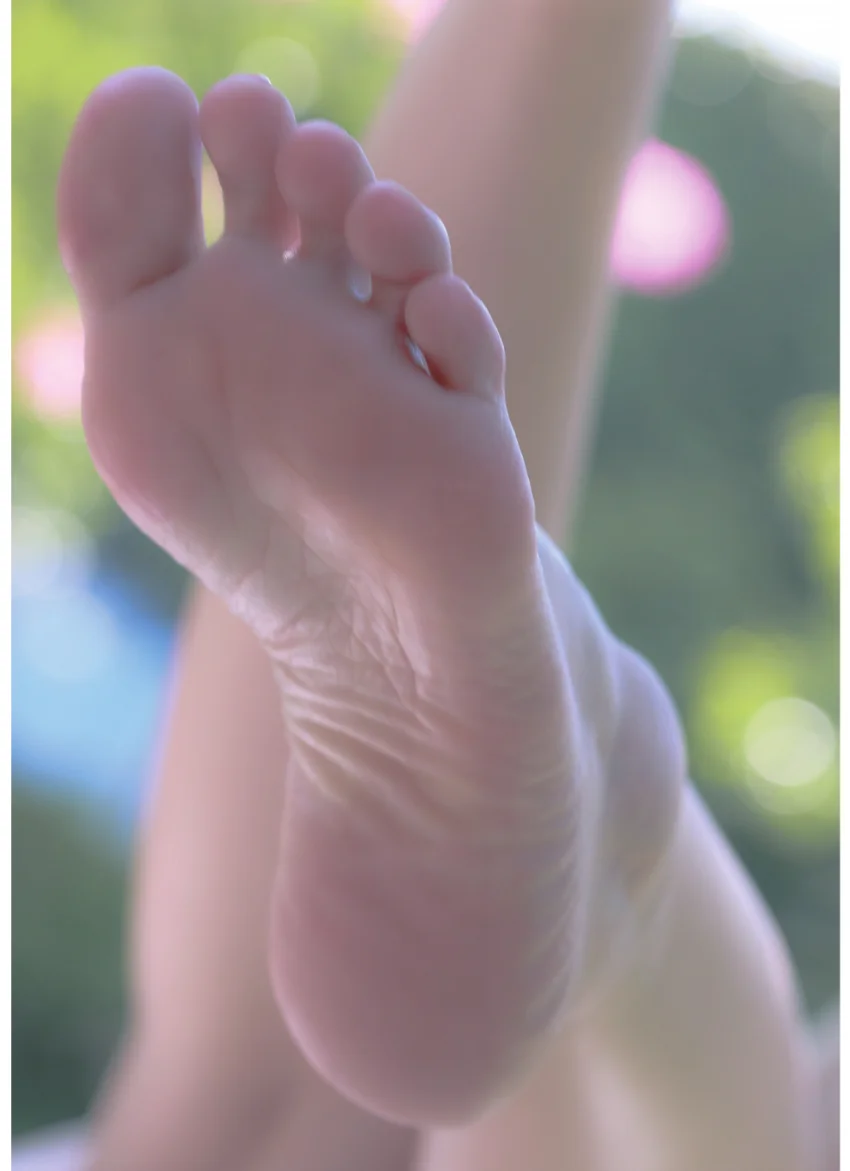 くろは『秘密の遊び』CYZOデジタル写真集 試し読み 7