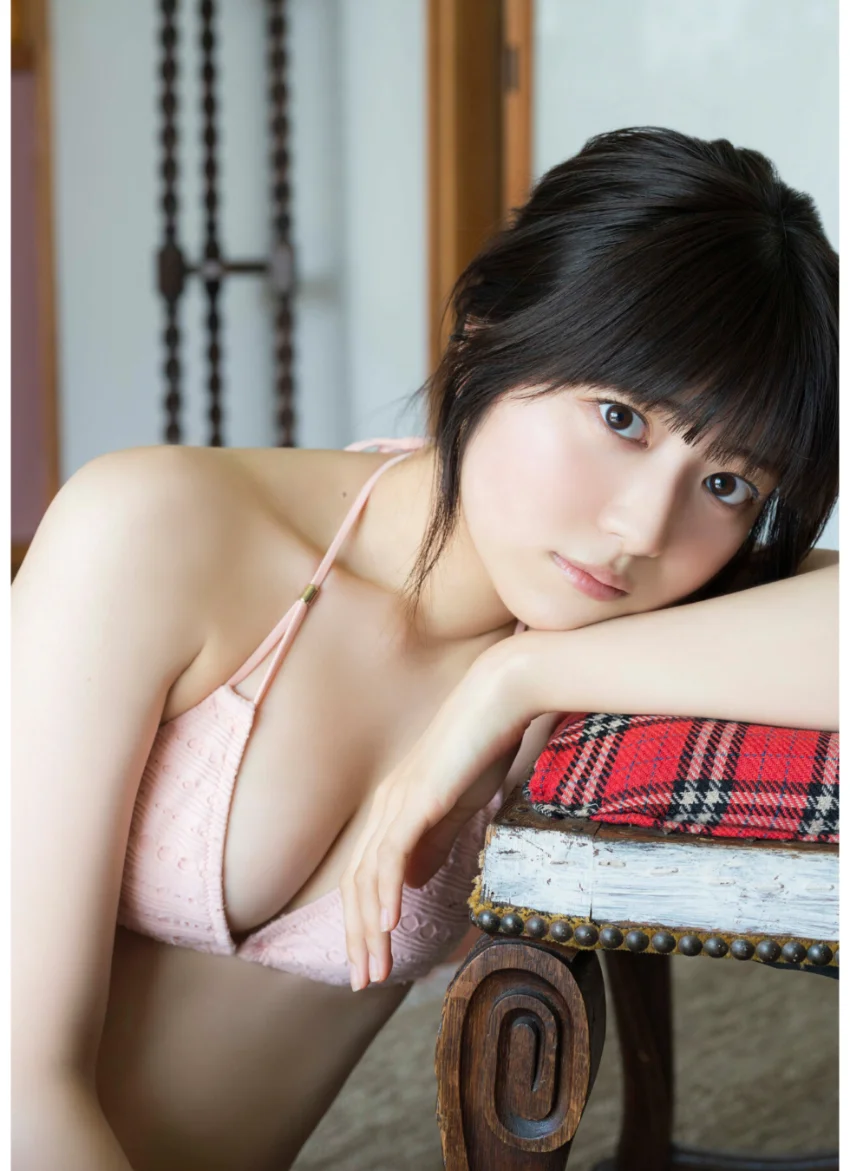 吉田莉桜『素肌の誘い』BOMBデジタル写真集 試し読み 3