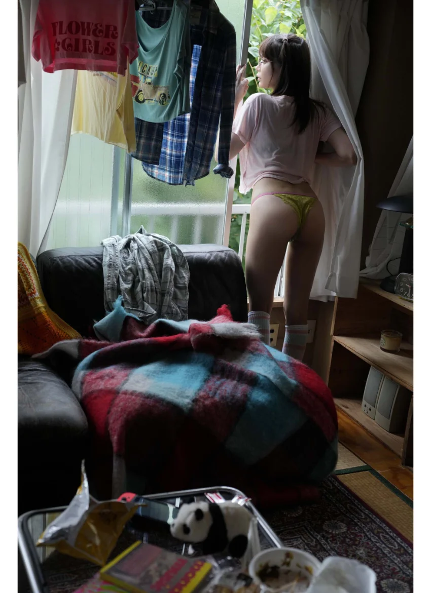 似鳥沙也加 デジタル写真集 のぞいてみても、いいですか？ 試し読み 3