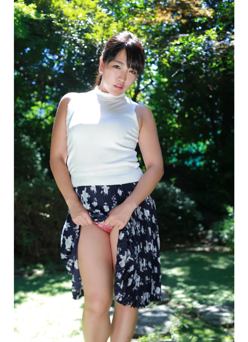 極グラビアNEO 山口菜緒 試し読み 2