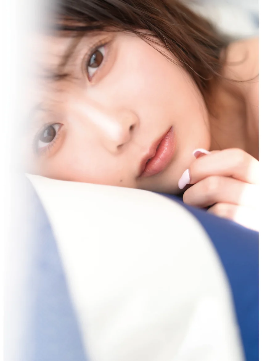 白瀬あかり1st写真集 妄惑 試し読み 5