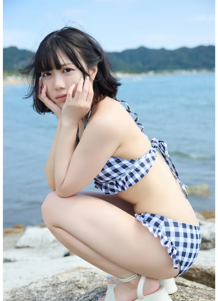 橋本澪莉1st写真集 みおりとぶらり 試し読み 4