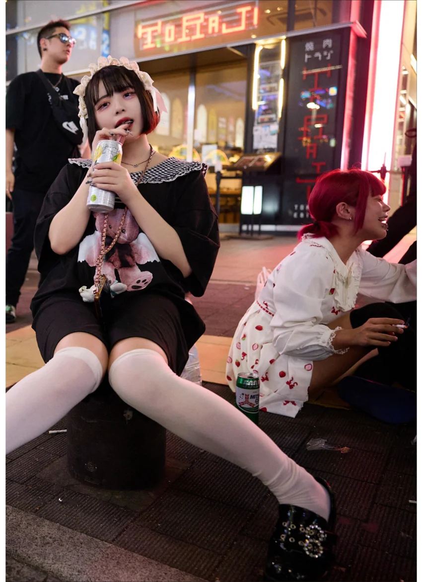 強欲のモメたん1stフォトブック「わたしの全てにいいねして」 試し読み 2