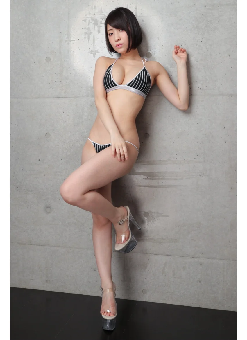 Another Queen 大崎由希3 美脚写真集 試し読み 5