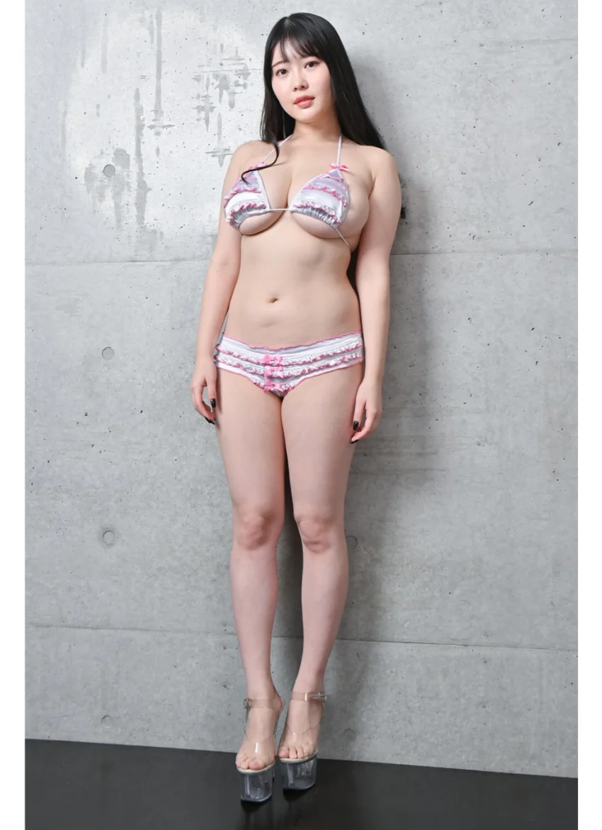 Another Queen 伊川愛梨1 美脚写真集 試し読み 2