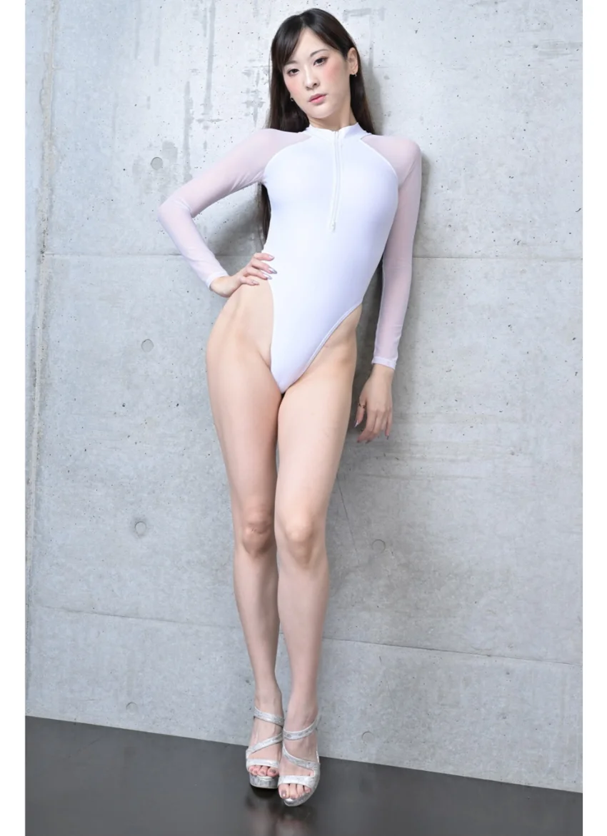 Another Queen 王子妃1 美脚写真集 試し読み 2