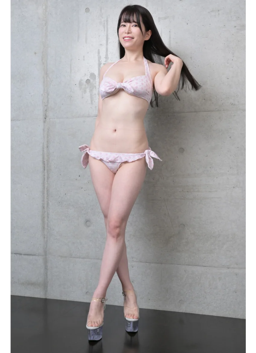 Another Queen 春奈芽衣5 美脚写真集 試し読み 4
