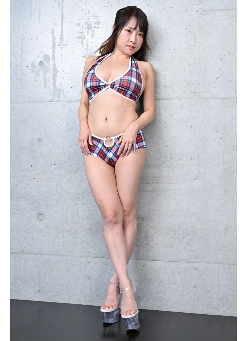 Another Queen 日下部ほたる4 美脚写真集 試し読み 3