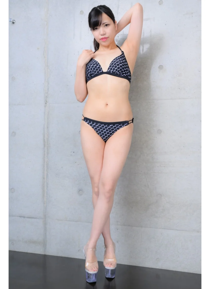 Another Queen 矢沢めい1 美脚写真集 試し読み 4